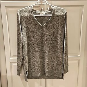 V neck sweater. Lucky Brand XL